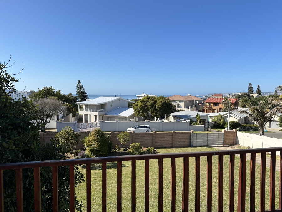 4 Bedroom Property for Sale in Hartenbos Central Western Cape
